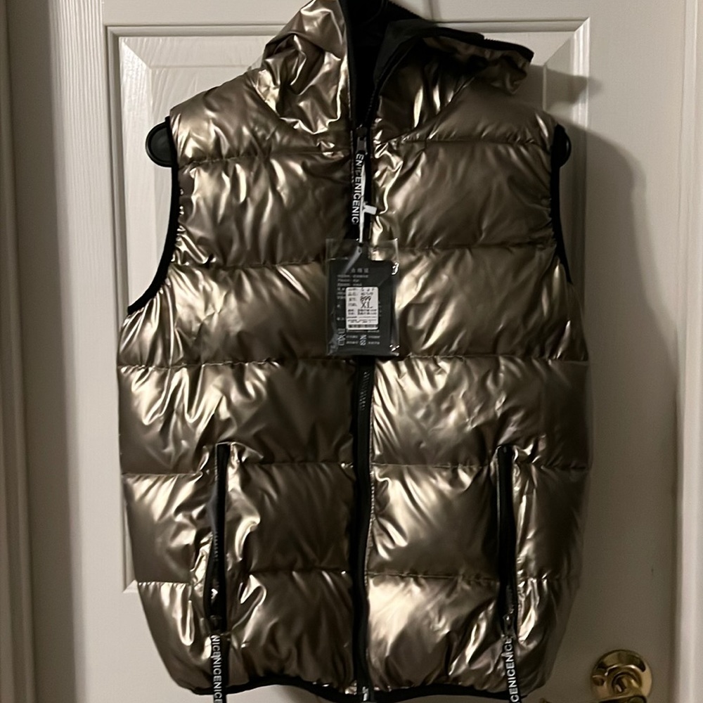 Enice good puffy vest with hood. NWT